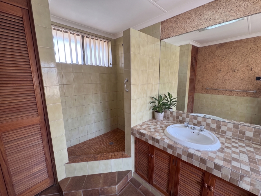5 Bedroom Property for Sale in Quigney Eastern Cape